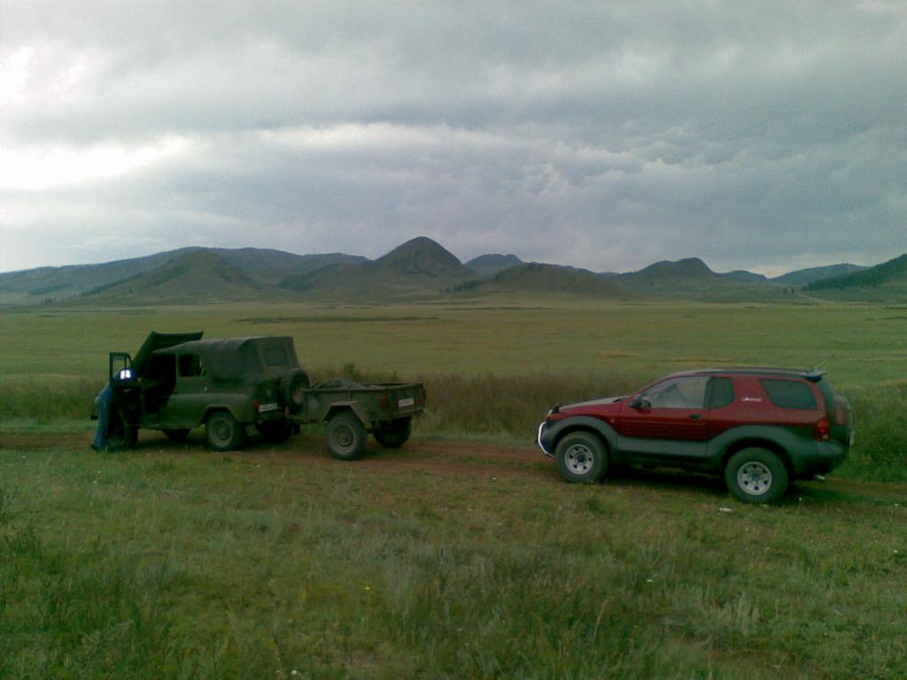 за наскальными рисунками авг 2008 Ак-Тал ,Тува